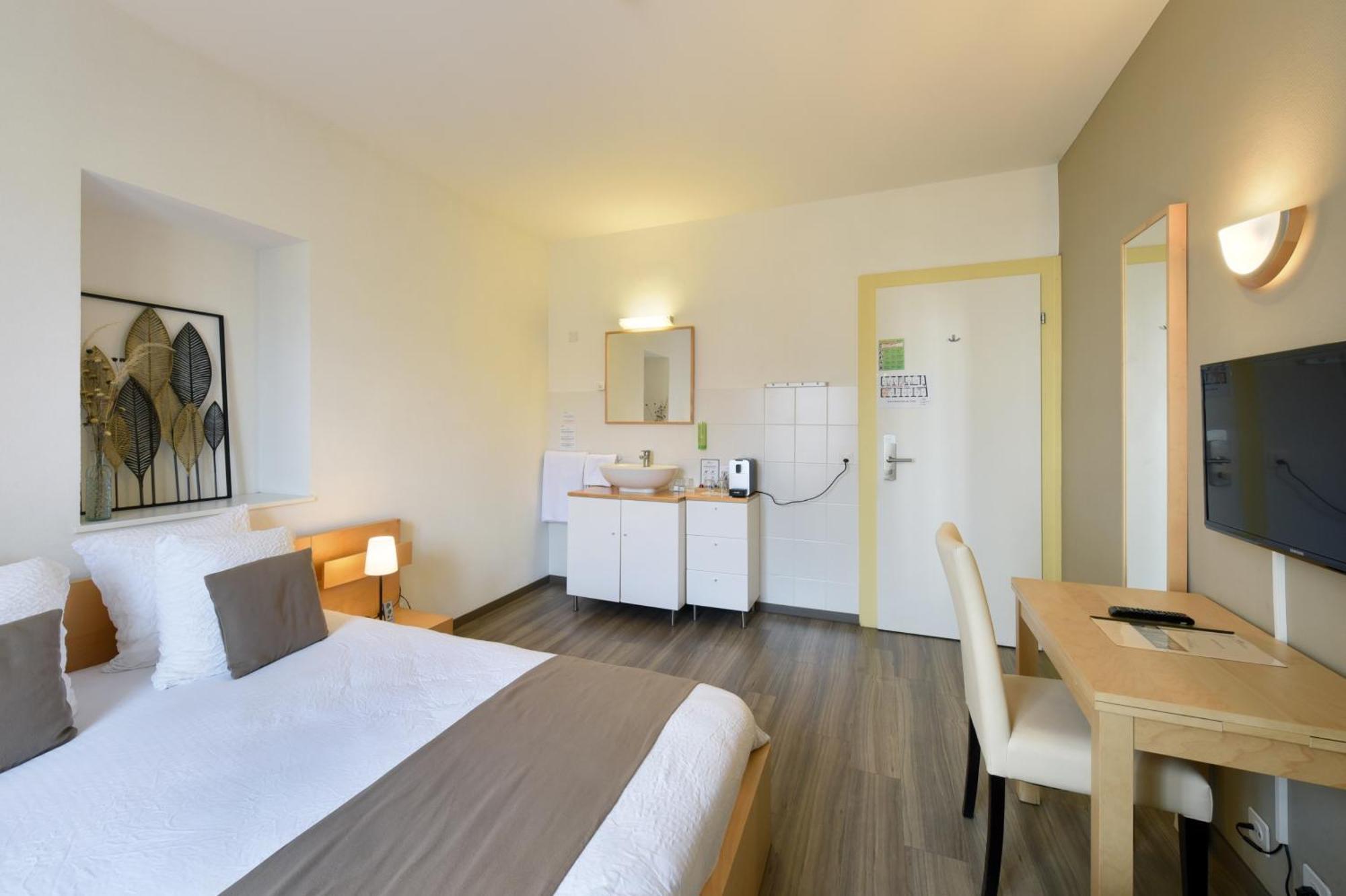Du Marche Hotel