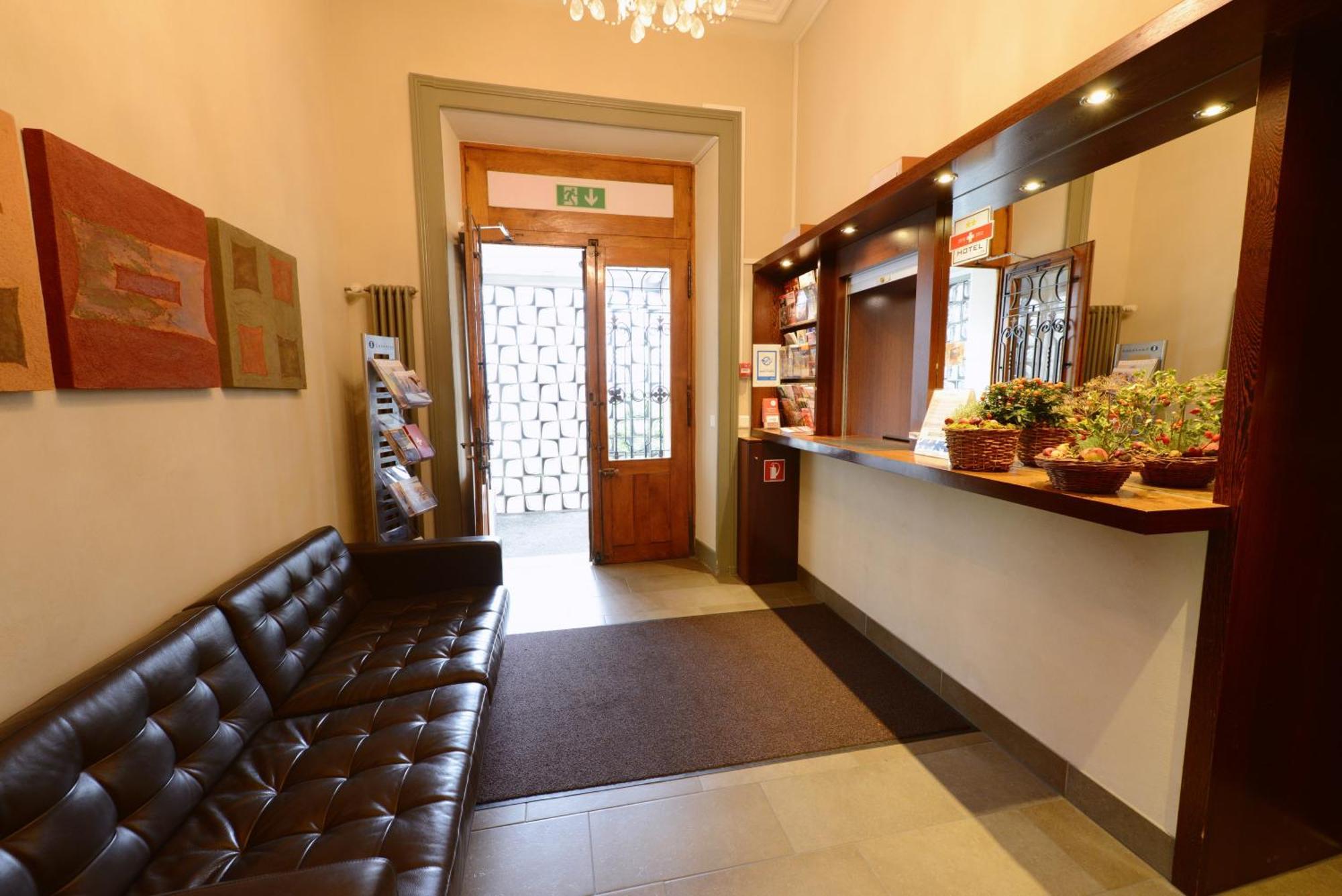 Du Marche Hotel